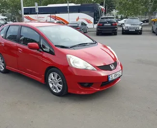 Wynajmij Honda Fit 2012 w Gruzji. Paliwo: Hybryda. Moc: 160 KM ➤ Koszt od 63 GEL za dobę.