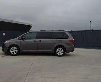 Toyota Sienna – samochód kategorii Komfort, Minivan na wynajem w Gruzji ✓ Bez Depozytu ✓ Ubezpieczenie: OC, CDW.