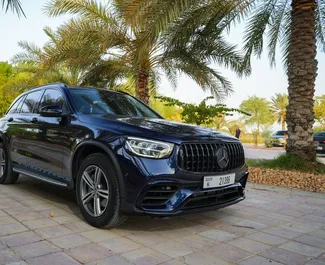 Wynajmij Mercedes-Benz GLC300 2022 w ZEA. Paliwo: Benzyna. Moc: 220 KM ➤ Koszt od 380 AED za dobę.