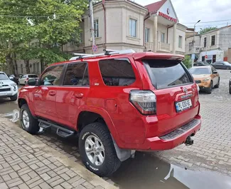 Toyota 4 Runner 2016 do wynajęcia w Tbilisi. Limit przebiegu nieograniczony.