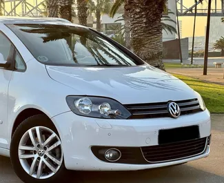 Wynajmij Volkswagen Golf Plus 2012 w Hiszpanii. Paliwo: Diesel. Moc: 120 KM ➤ Koszt od 35 EUR za dobę.