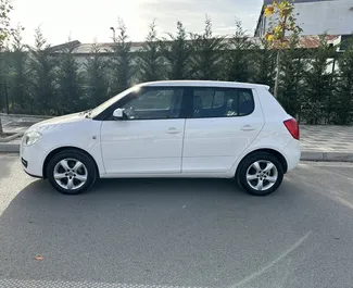 Wynajem samochodu Skoda Fabia nr 11083 (Manualna) na lotnisku w Tiranie, z silnikiem 1,2l. Benzyna ➤ Bezpośrednio od Enrigen w Albanii.