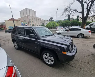 Jeep Patriot – samochód kategorii Komfort, SUV na wynajem w Gruzji ✓ Bez Depozytu ✓ Ubezpieczenie: OC, CDW, Od Kradzieży, Bez Depozytu.