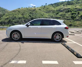 Wypożyczalnia Porsche Cayenne w Tbilisi, Gruzja ✓ Nr 6290. ✓ Skrzynia Automatyczna ✓ Opinii: 0.