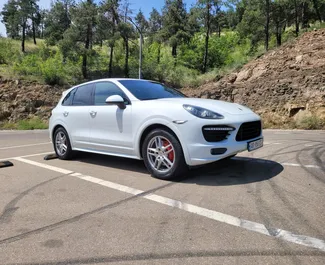 Silnik Benzyna 4,8 l – Wynajmij Porsche Cayenne w Tbilisi.