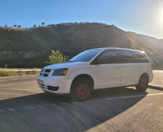 Wynajmij Dodge Grand Caravan 2008 w Gruzji. Paliwo: Benzyna. Moc: 175 KM ➤ Koszt od 170 GEL za dobę.