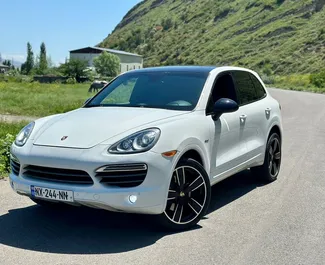 Wypożyczalnia Porsche Cayenne Turbo w Tbilisi, Gruzja ✓ Nr 11005. ✓ Skrzynia Automatyczna ✓ Opinii: 0.