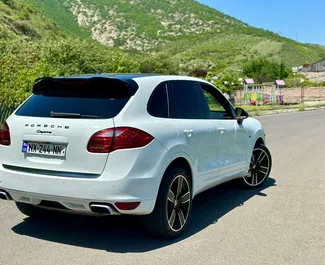 Wynajem samochodu Porsche Cayenne Turbo nr 11005 (Automatyczna) w Tbilisi, z silnikiem 3,0l. Diesel ➤ Bezpośrednio od Roman w Gruzji.