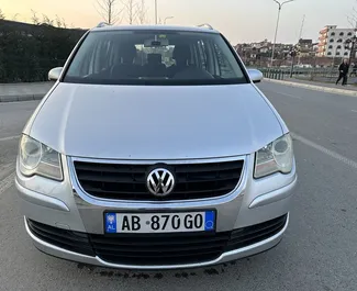 Wypożyczalnia Volkswagen Touran na lotnisku w Tiranie, Albania ✓ Nr 11072. ✓ Skrzynia Automatyczna ✓ Opinii: 0.