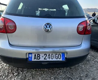 Wynajmij Volkswagen Golf 5 2008 w Albanii. Paliwo: Diesel. Moc:  KM ➤ Koszt od 17 EUR za dobę.