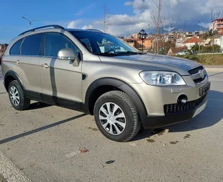 Wypożyczalnia Chevrolet Captiva na lotnisku w Tiranie, Albania ✓ Nr 11084. ✓ Skrzynia Automatyczna ✓ Opinii: 0.