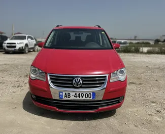 Wypożyczalnia Volkswagen Touran na lotnisku w Tiranie, Albania ✓ Nr 11073. ✓ Skrzynia Manualna ✓ Opinii: 0.