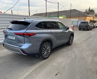 Toyota Highlander 2020 – wynajem od właścicieli w Tbilisi (Gruzja).