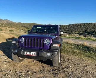 Jeep Wrangler 2023 do wynajęcia w Tbilisi. Limit przebiegu 250 km/dzień.