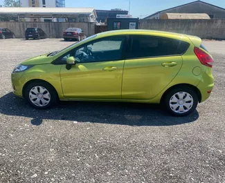 Wynajmij Ford Fiesta 2012 w Albanii. Paliwo: Diesel. Moc:  KM ➤ Koszt od 20 EUR za dobę.