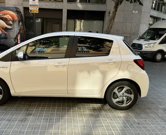 Wynajmij Toyota Yaris w Barcelona Hiszpania