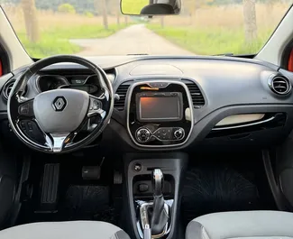 Renault Captur 2017 do wynajęcia w Budvie. Limit przebiegu nieograniczony.