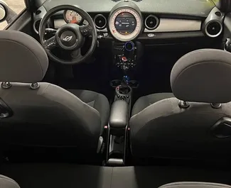 Mini Cooper Cabrio 2014 – wynajem od właścicieli w Barcelonie (Hiszpania).