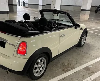 Silnik Diesel 2,0 l – Wynajmij Mini Cooper Cabrio w Barcelonie.