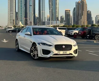 Wypożyczalnia Jaguar XE Long w Dubaju, ZEA ✓ Nr 11298. ✓ Skrzynia Automatyczna ✓ Opinii: 0.