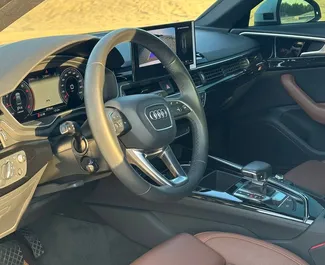 Audi A4 2023 do wynajęcia w Dubaju. Limit przebiegu 250 km/dzień.