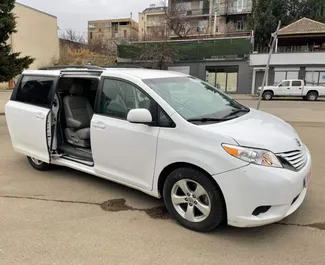 Wynajem samochodu Toyota Sienna nr 11163 (Automatyczna) w Tbilisi, z silnikiem 3,5l. Benzyna ➤ Bezpośrednio od Alexandre w Gruzji.