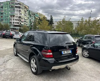 Mercedes-Benz ML350 – samochód kategorii Komfort, Premium, SUV na wynajem w Albanii ✓ Bez Depozytu ✓ Ubezpieczenie: OC, CDW, Od Kradzieży, Zagranica.