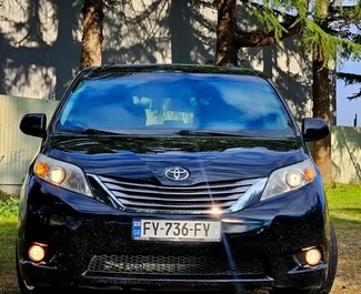 Wypożyczalnia Toyota Sienna w Tbilisi, Gruzja ✓ Nr 11164. ✓ Skrzynia Automatyczna ✓ Opinii: 0.