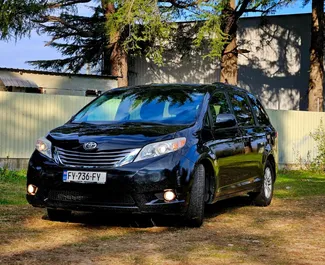 Toyota Sienna – samochód kategorii Komfort, Minivan na wynajem w Gruzji ✓ Bez Depozytu ✓ Ubezpieczenie: OC, Pasażerowie, Od Kradzieży, Młody.