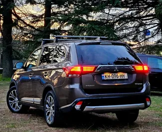 Mitsubishi Outlander Xl – samochód kategorii Komfort, Crossover na wynajem w Gruzji ✓ Bez Depozytu ✓ Ubezpieczenie: OC, Pasażerowie, Od Kradzieży, Młody.