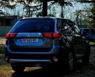 Silnik Benzyna 2,4 l – Wynajmij Mitsubishi Outlander Xl w Kutaisi.