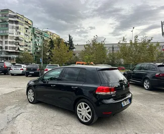 Wynajmij Volkswagen Golf 6 2012 w Albanii. Paliwo: Diesel. Moc: 130 KM ➤ Koszt od 28 EUR za dobę.