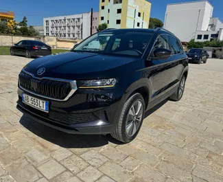 Wypożyczalnia Skoda Karoq na lotnisku w Tiranie, Albania ✓ Nr 11526. ✓ Skrzynia Automatyczna ✓ Opinii: 0.