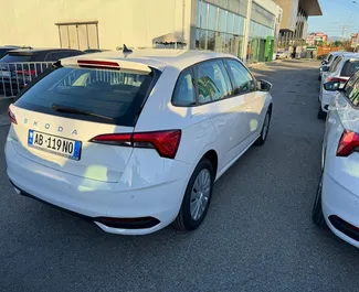 Wynajmij Skoda Scala 2024 w Albanii. Paliwo: Benzyna. Moc:  KM ➤ Koszt od 20 EUR za dobę.