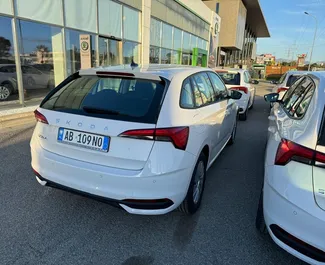 Wynajmij Skoda Scala 2024 w Albanii. Paliwo: Benzyna. Moc:  KM ➤ Koszt od 13 EUR za dobę.