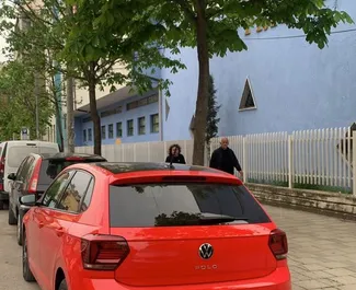 Wynajmij Volkswagen Polo 2021 w Albanii. Paliwo: Benzyna. Moc:  KM ➤ Koszt od 35 EUR za dobę.