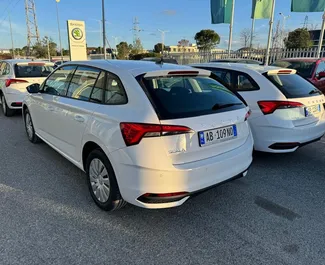 Skoda Scala – samochód kategorii Komfort na wynajem w Albanii ✓ Depozyt 200 EUR ✓ Ubezpieczenie: OC, Zagranica.