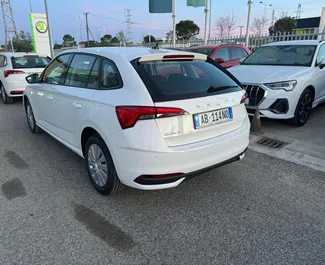 Skoda Scala – samochód kategorii Komfort na wynajem w Albanii ✓ Depozyt 200 EUR ✓ Ubezpieczenie: OC, CDW, Zagranica.