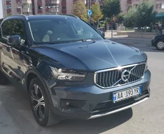 Wynajmij Volvo XC40 2019 w Albanii. Paliwo: Diesel. Moc:  KM ➤ Koszt od 130 EUR za dobę.