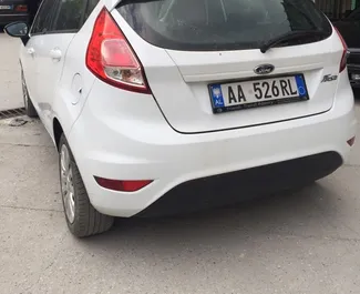 Wynajmij Ford Fiesta 2017 w Albanii. Paliwo: Benzyna. Moc:  KM ➤ Koszt od 10 EUR za dobę.