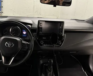 Toyota Corolla 2019 do wynajęcia w Barcelonie. Limit przebiegu 250 km/dzień.