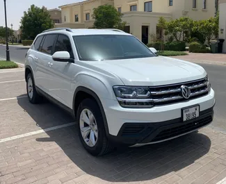 Wynajmij Volkswagen Atlas 2020 w ZEA. Paliwo: Benzyna. Moc: 275 KM ➤ Koszt od 240 AED za dobę.