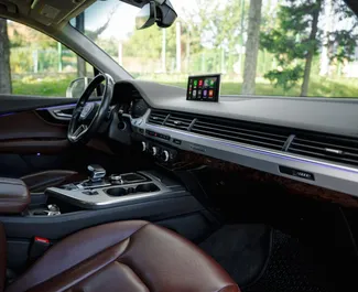 Wynajmij Audi Q7 2017 w Gruzji. Paliwo: Benzyna. Moc: 211 KM ➤ Koszt od 210 GEL za dobę.