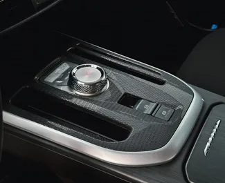 Wynajmij Haval Jolion 2024 w ZEA. Paliwo: Benzyna. Moc:  KM ➤ Koszt od 85 AED za dobę.