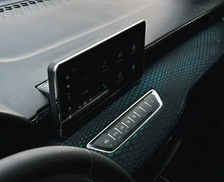 Haval Jolion – samochód kategorii Komfort, Crossover na wynajem w ZEA ✓ Depozyt 1500 AED ✓ Ubezpieczenie: OC, CDW, SCDW, Pasażerowie, Od Kradzieży.