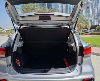 MG ZS 2026 do wynajęcia w Dubaju. Limit przebiegu 250 km/dzień.