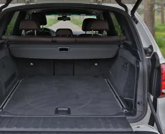 BMW X5 2016 – wynajem od właścicieli w Becici (Czarnogóra).