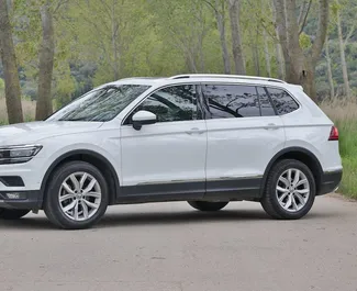 Volkswagen Tiguan – samochód kategorii Komfort, Crossover na wynajem w Czarnogórze ✓ Depozyt 500 EUR ✓ Ubezpieczenie: OC, Pasażerowie, Od Kradzieży.