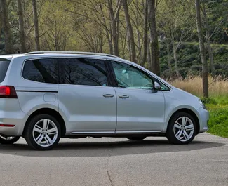 Volkswagen Sharan – samochód kategorii Komfort, Minivan na wynajem w Czarnogórze ✓ Depozyt 300 EUR ✓ Ubezpieczenie: OC, Pasażerowie, Od Kradzieży.