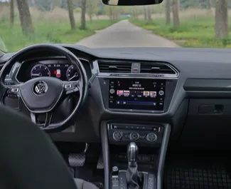 Volkswagen Tiguan 2019 do wynajęcia w Becici. Limit przebiegu nieograniczony.